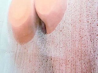amateur candy i flashing ass on live webcam