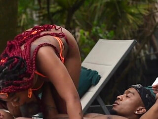 Poolside Quickie Premium: Honeydippedc