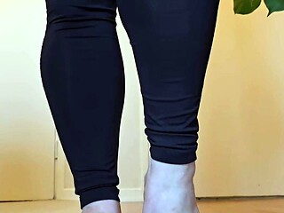 Flexible pale brunette with foot fetish does hot footjob