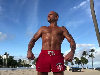 FLEXING AT THE BEACH THE HARDBODY TAN FIT ITALIAN PORNSTAR MAXXX LOADZ