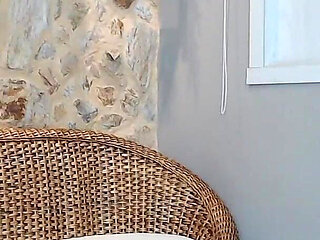 I Am a Latin Girl and No One Fucks Me, You Want to Do It