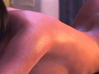 Sharing a Bed with My MILF Stepmom on Vacation Trip! Secretaffair - Midnight Paradise