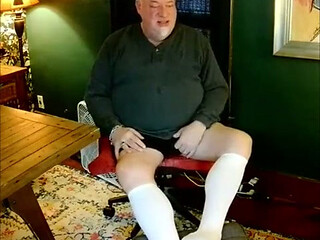 Bear Stepdaddy Chub Shoots While Jerking in Jock
