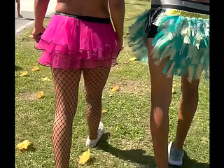 Carnaval: foi em cima da &aacute_rvore, no meio do bloco tomando na buceta e engolindo porra de desconhecido