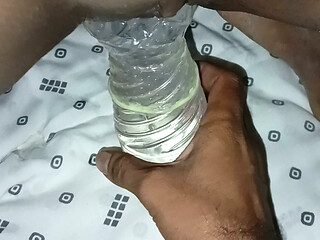 Indian Desi Hot Bhabhi Ki Chuda Se Pani Ki Bottle