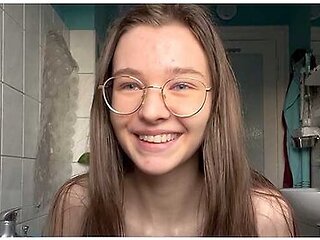 Teen 18+ Squirt! Fick Den Riesendildo