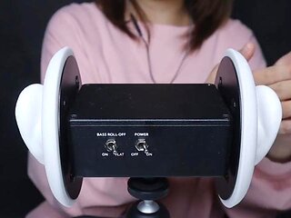 ASMR Snow Lotion Ear Massage