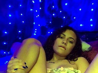 Webcam brunette solo masturbation