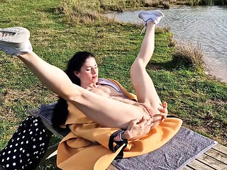 Amateur MILF Nicky Brill Gapes Pussy & Pisses Outside Nude