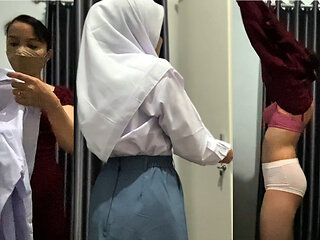 POV: Accompanying a High School Classmate to a Hotel Stay While Going to School