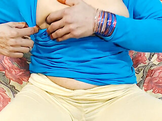 On Live Video Call Camgirl Showing Boobs and Pussy