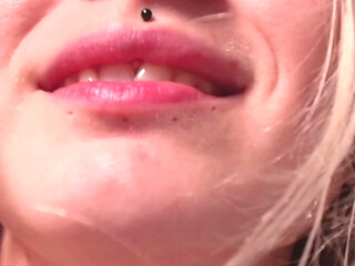 Close up Wet Masturbation with Karneli Bandi
