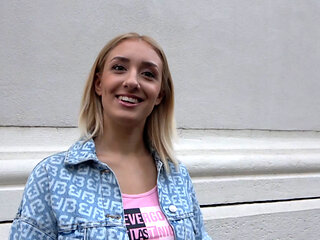 P094G06 When I picked up a blonde beauty with outstanding style that I found on a Nordic street corner at dusk and invited her to a hotel...