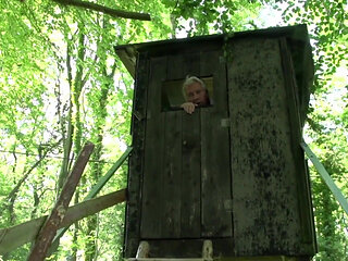 Outdoor fuck with pierced MILF and cum on pussy ending