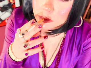 Your Glam Mum Tina Snua Smokes A Cigarette For Her Fans! Smoking Smoker