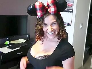 Richard Sutherland - Disneyland Huge Tits= Must Watch