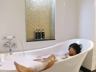 Horny Bath Time in a Luxury Room