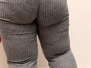 My MILF Stepmom Cleaning and Bouncing Her Beautiful Ass in Yoga Pants