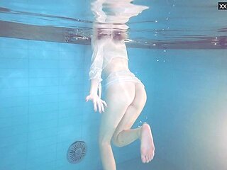 Princess's tight ass dirt by Underwater Show