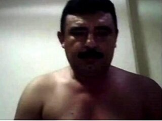 Bigote Maduro: Oso Amateur