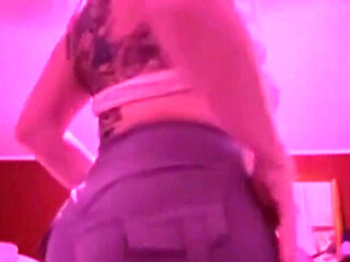 Dance with Mama Rosie