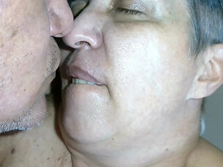Real and passionate kisses between a couple of grandparents