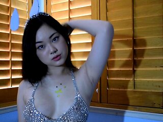 Cute blonde amateur webcam teen masturbating