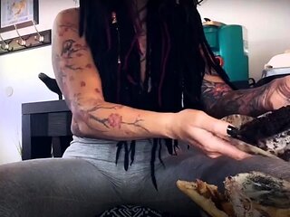 Jamie Valentine amateur teen with big tit