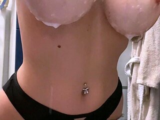 Babe With Big Boobs Masturbates