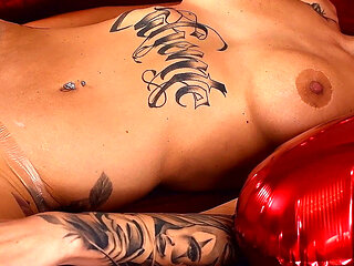 Romantic Valentine's Day Sex with Sexy Barbie, Licked All the Cum off Her Delicious Pussy