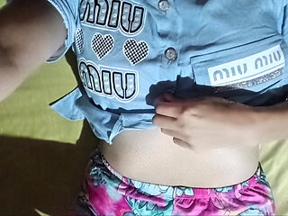 Latina neighbor asks for your cum in Spanish!