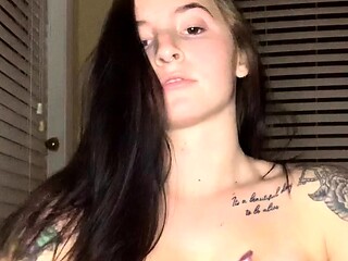 Amateur hottie solo masturbation
