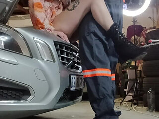 My Car Broke Down and Had a Horny Mechanic Helping Me to Fix the Car