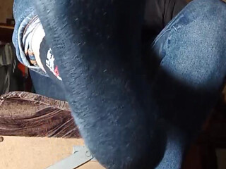 My sneakers smell