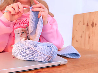 Curvy MILF with a Big Ass Checks How Rubbing Against the Desk Warms up Her Hairy Pussy.