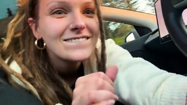 Cum starved teen gives fabulous POV blowjob in the car