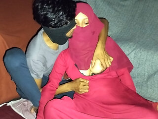 INDIAN HOT COLLEGE GIRL CHEATING HER FAMILY AND FIRST TIME SEX WITH HER NEWLY BOYFRIEND.