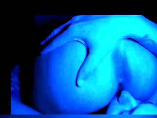 Sexo gostoso no quarto azul