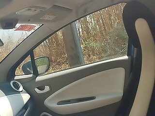 Hot guy goes to urinate on the dirt road