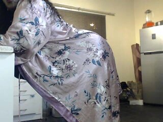 SSBBW Mum Teasing and Moaning