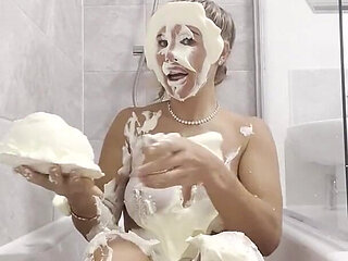 Pies to the Face Naked in the Bath