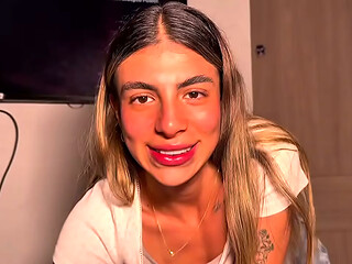 Me trago toda la rica LECHE DE MI MARIDO CACHONDO, y &eacute_l me la sirve en un plato, para trag&aacute_rmela completa