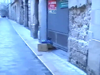 Suckgin straight cock in glory holes