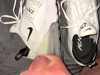 Cum on Nike 270