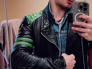 Gay Skinhead Kinkysirius Take a Gold Shower Public Toilet