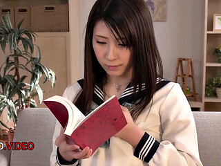 Steamy Japanese Student Mitsuki Akai's Naughty Blowjob Adventure