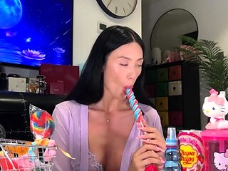 MeiLee ASMR - Beautiful Asian Sucks Lollipop