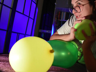 Squish and Fisting Green Crystal Balloon - Bunny Looner