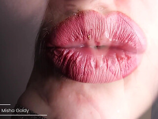 Lips and tits mesmerize