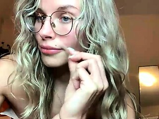 Chubby blonde brianna solo masturbation